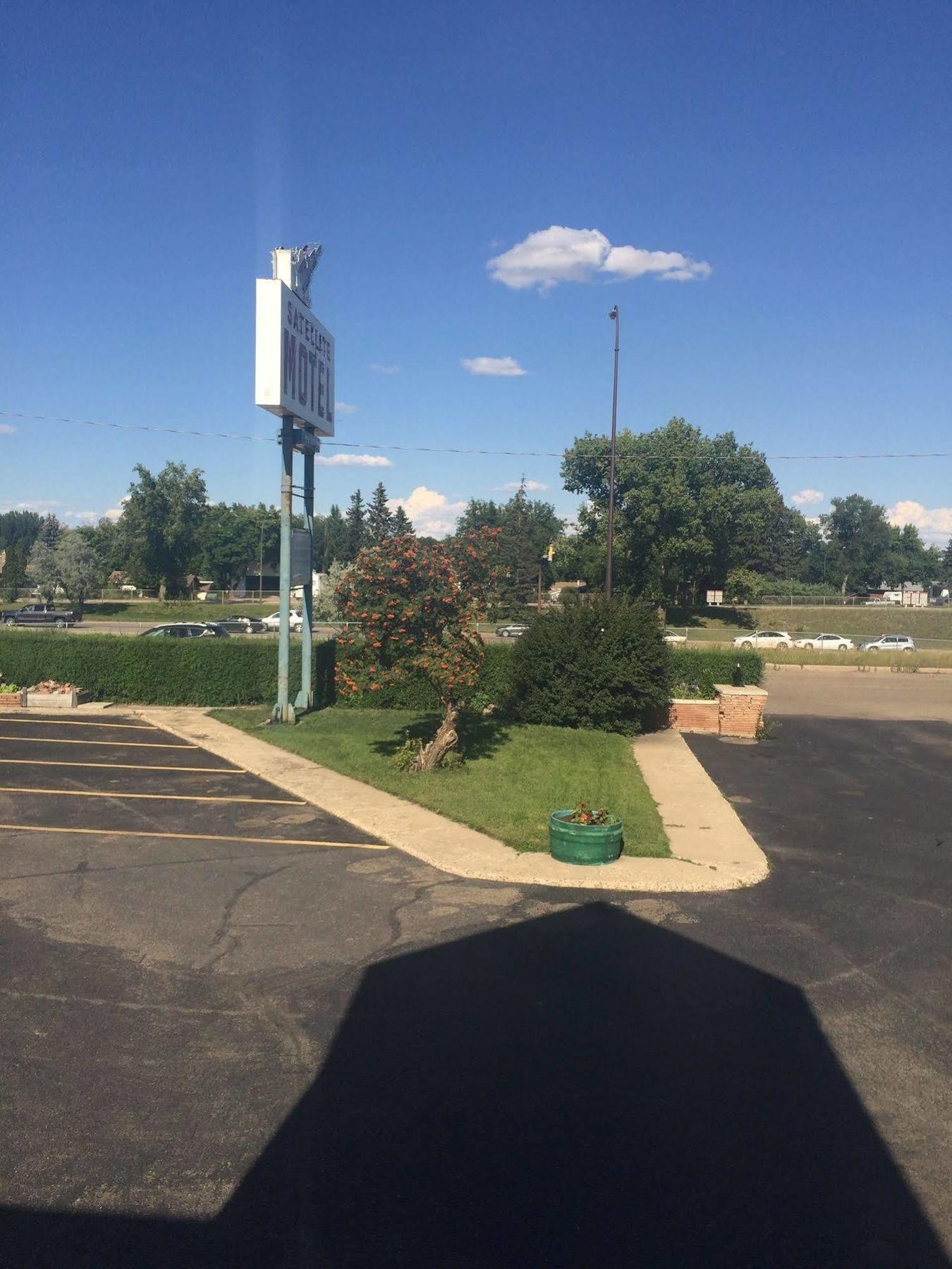 Satellite Motel Medicine Hat Exterior foto
